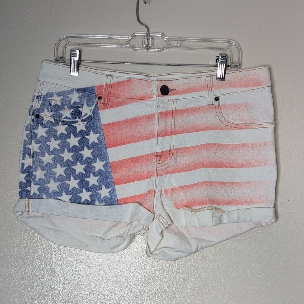 BDG Mid Rise Alexa 5 Pocket Shortie Shorts White American Flag Red Blue Size 32